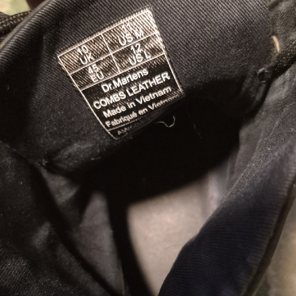 Dr. Martens Black Leather Men's Boots - Picture 15 of 16